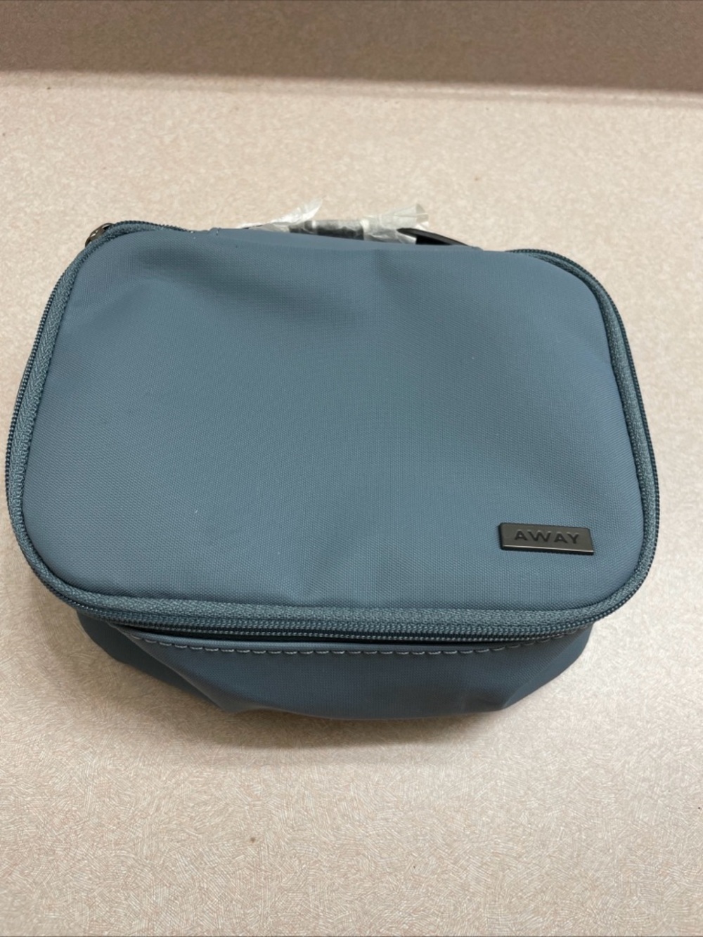 AWAY Toiletry Pouch Travel Storage Bag Dopp Kit Blue Cosmetics Makeup Case